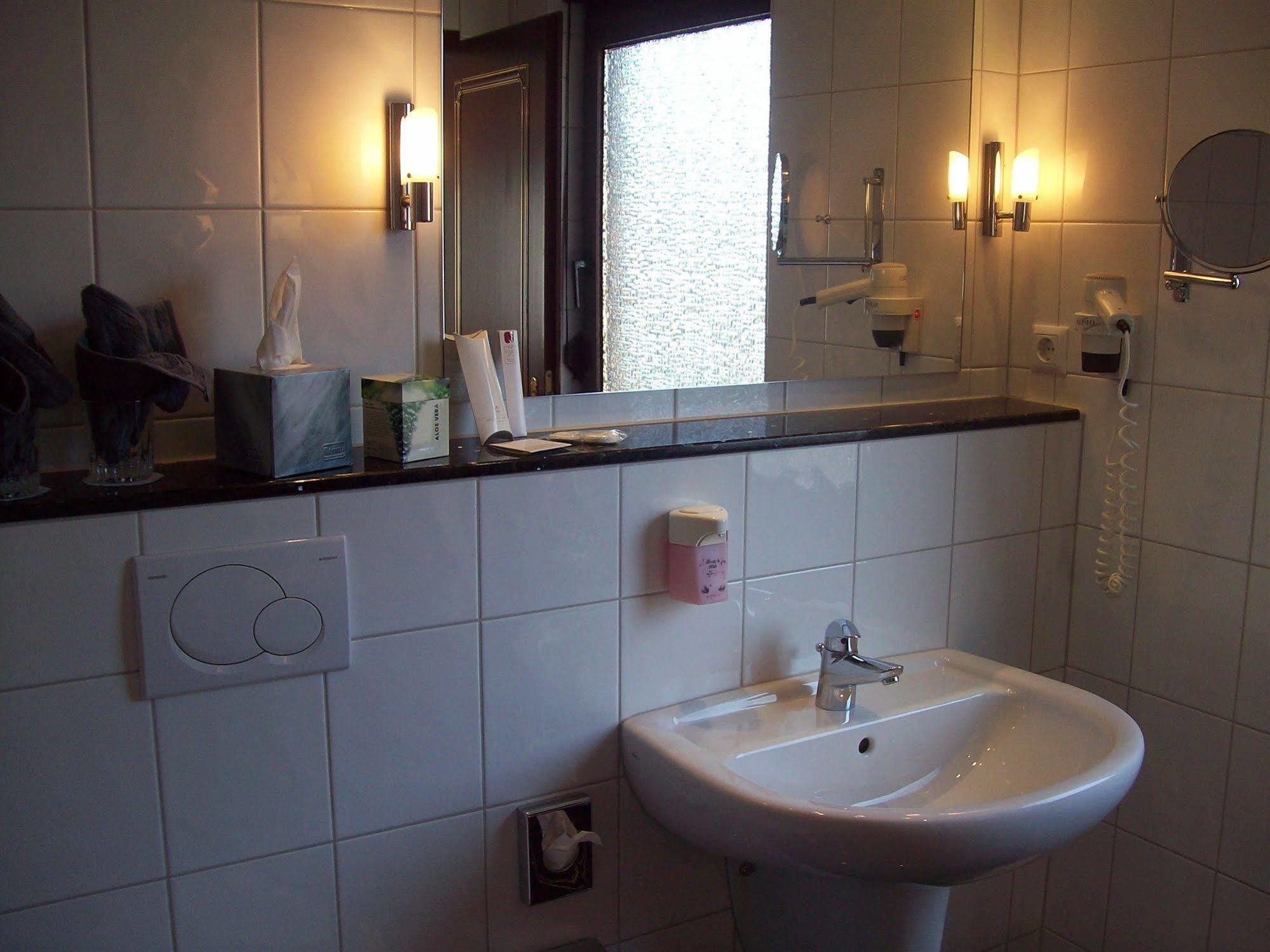 Boutiquehotel Goldhahn Bio Sport & Wellness Aalen Buitenkant foto