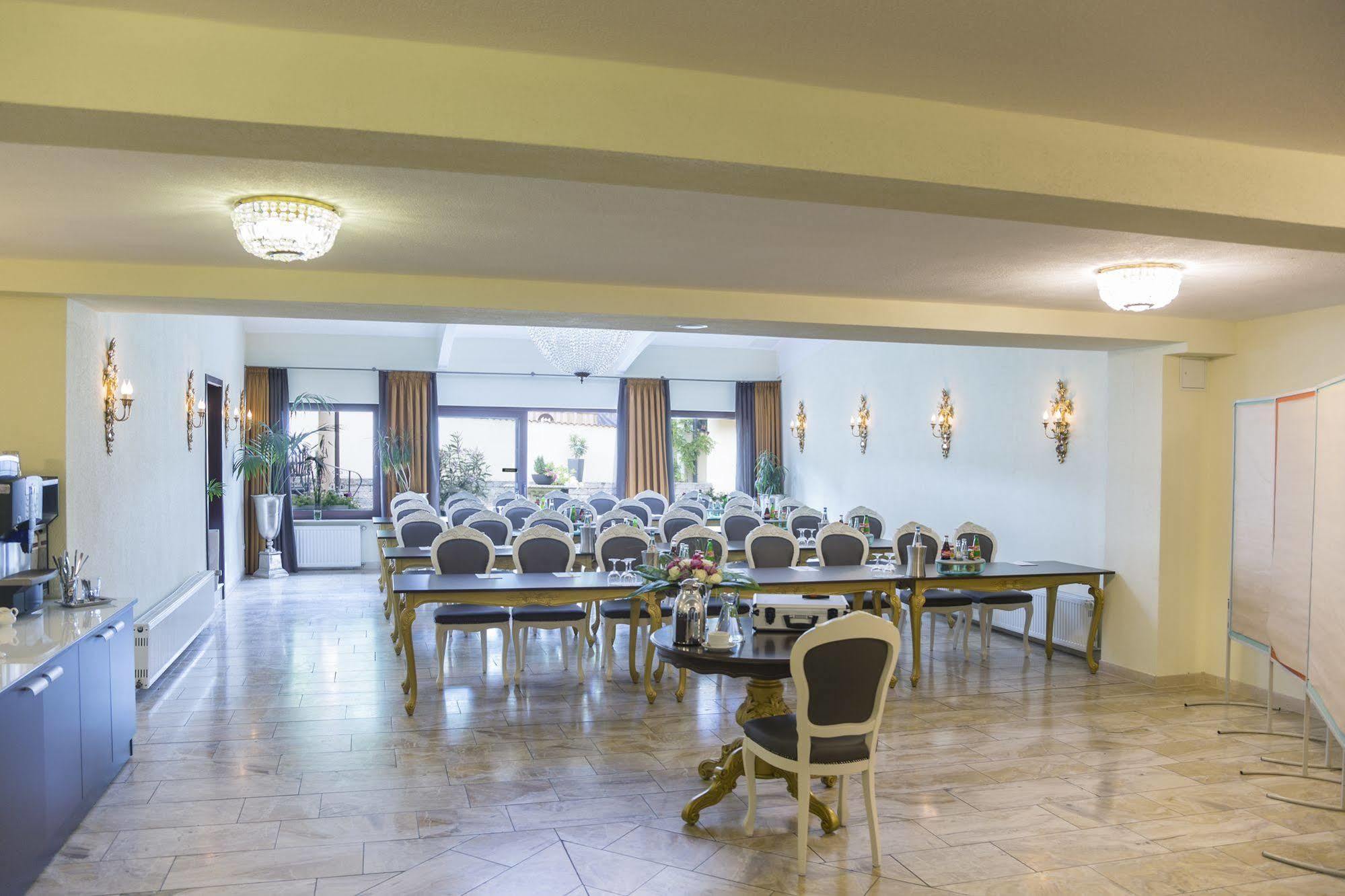 Boutiquehotel Goldhahn Bio Sport & Wellness Aalen Buitenkant foto
