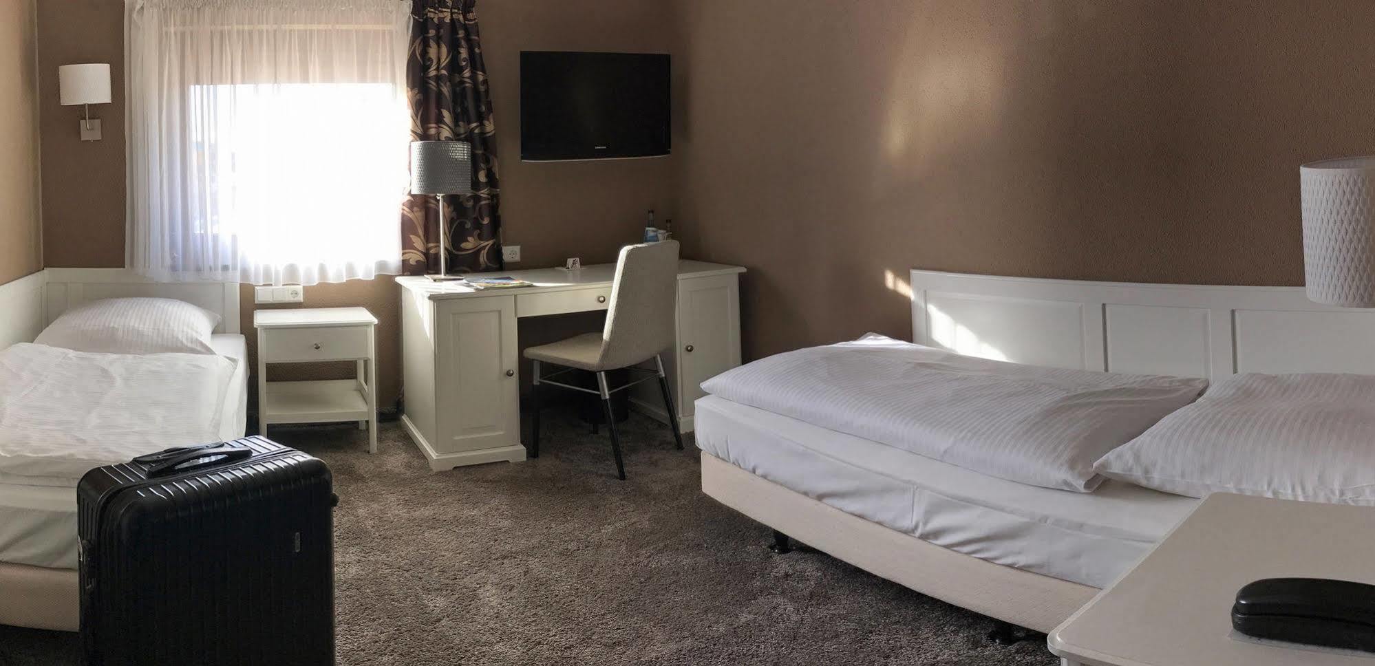 Boutiquehotel Goldhahn Bio Sport & Wellness Aalen Buitenkant foto