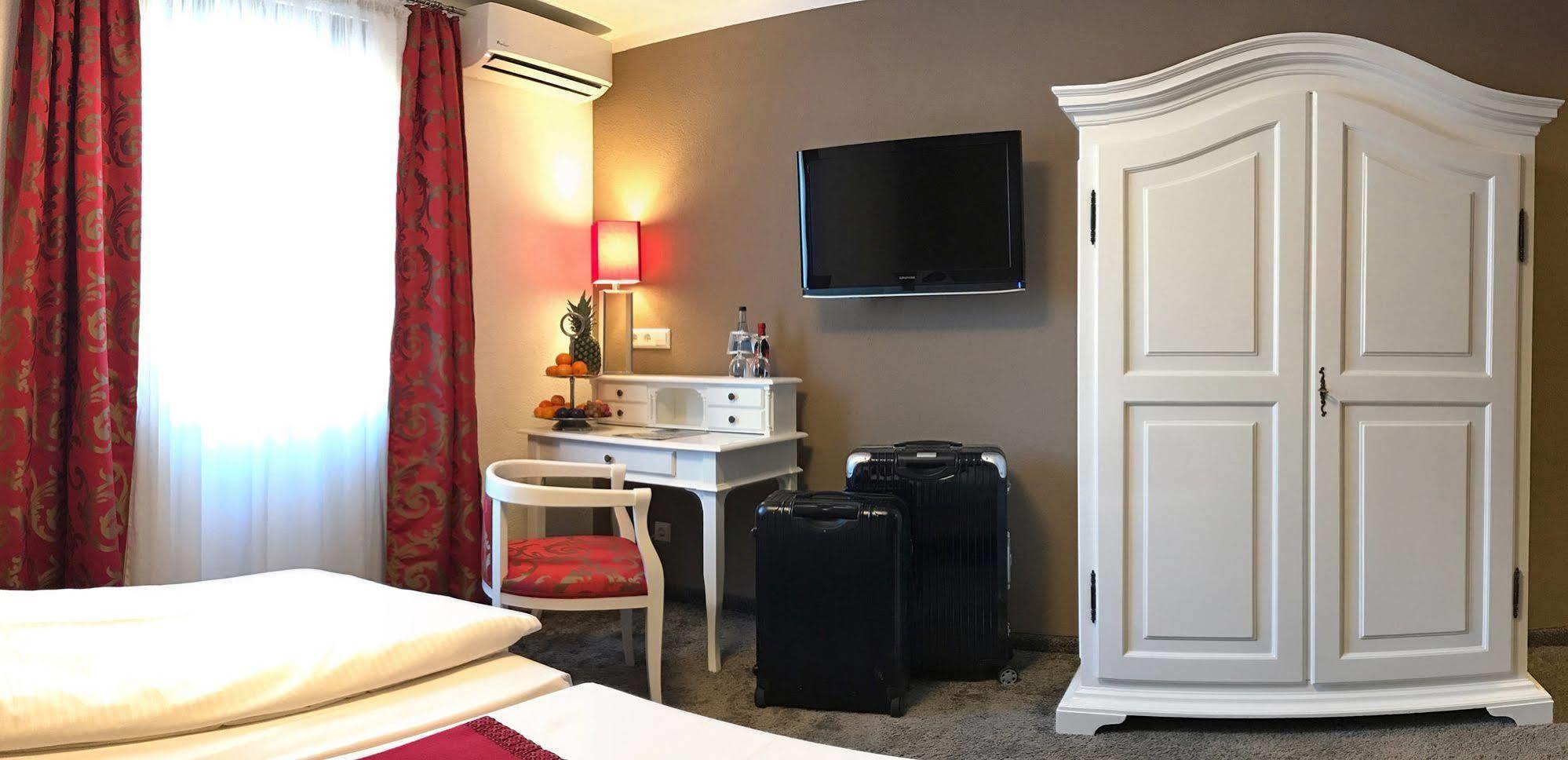 Boutiquehotel Goldhahn Bio Sport & Wellness Aalen Buitenkant foto