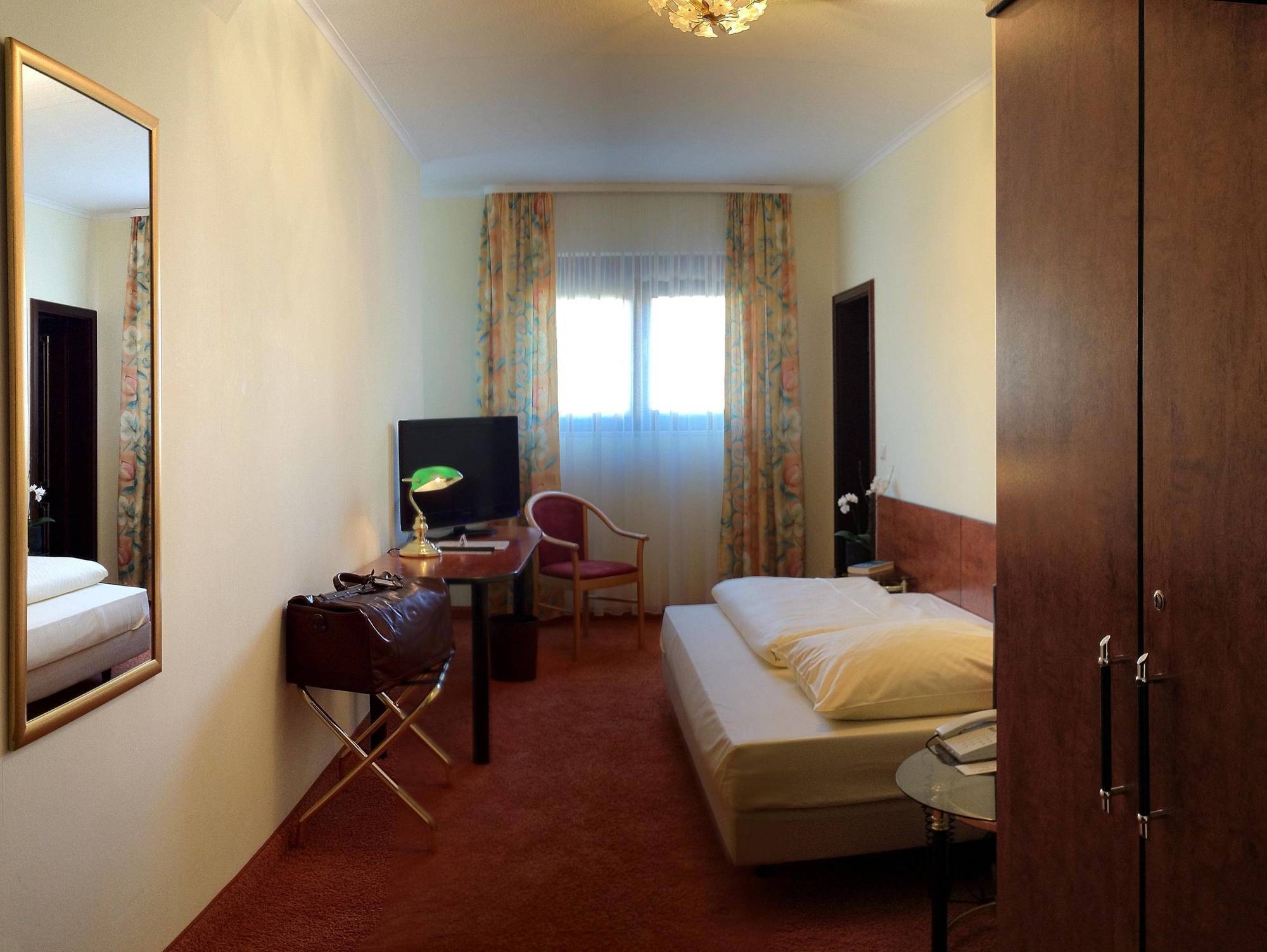 Boutiquehotel Goldhahn Bio Sport & Wellness Aalen Buitenkant foto